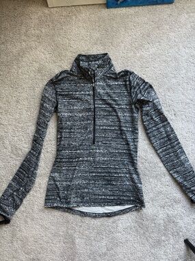 Nike Pro Women's Long Sleeve Half-Zip Active Top - Black Gray Stripe